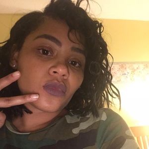 Meet your Posher, Brittney